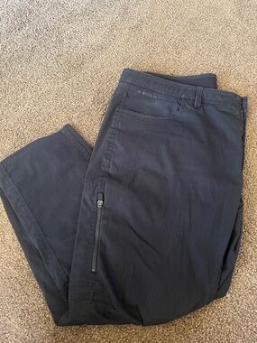 Under Armour Men's Charcoal Zip-Pocket Chinos